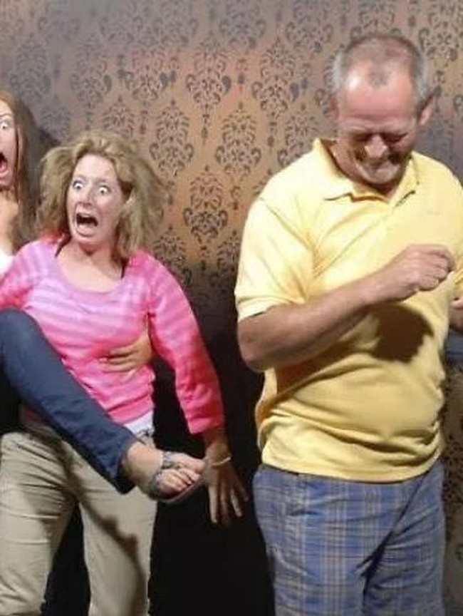 Ekspresi Ketakutan di Rumah Hantu Malah Bikin Ngakak