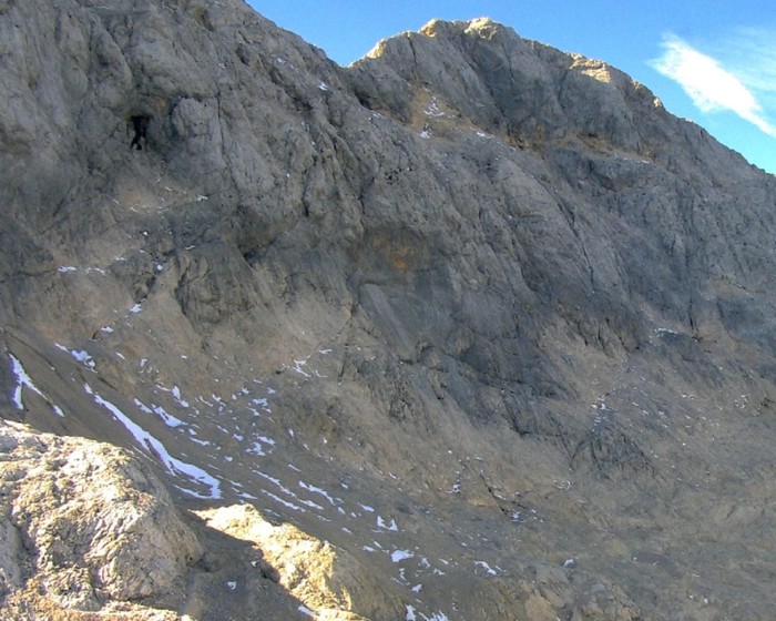 Gletser di Gunung Triglav, Slovenia mencari akibat perubahan suhu ekstrem Gletser di Gunung Triglav, Slovenia mencari akibat perubahan suhu ekstrem