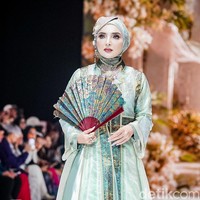 Nuansa Oriental dari 3 Brand Hijab di JFW 2027, Bertabur Model Selebriti