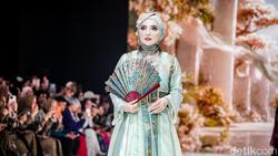 Nuansa Oriental dari 3 Brand Hijab di JFW 2027, Bertabur Model Selebriti