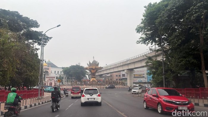 Kabut asap di Kota Palembang