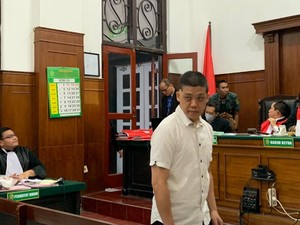 Pria Surabaya Bawa 5,298 Gram Sabu-Ekstasi Minta Dibebaskan
