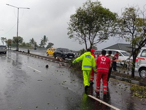 Kecelakaan Beruntun 3 Mobil di Ring Road Barat Sleman