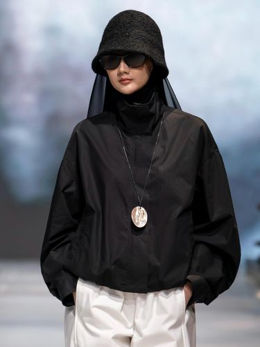 Koleksi Sabamodest di Jakarta Fashion Week 2027. Koleksi Sabamodest di Jakarta Fashion Week 2027.