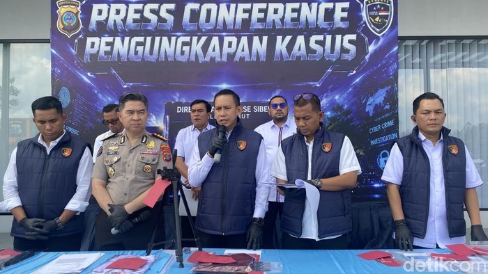 Konferensi pers pengungkapan kasus dugaan penistaan agama. (Foto: Mhd Ilham Pradilla/detikSumut).