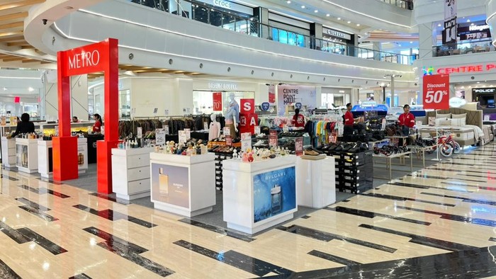 Metro Centre Point Medan menggelar promo Bazar Super Sale di Atrium Mall Centre Point Medan