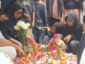 Gibran Korban Geng Motor Mataram Dimakamkan, Guru Kenang Sosok Pendiam