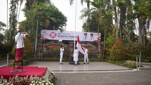 Pemkab Gianyar menggelar upacara peringatan Hari Sumpah Pemuda ke-98 di halaman Kantor Bupati Gianyar, Rabu (28/10/2026). (Foto: Dok. Pemkab Gianyar) Pemkab Gianyar menggelar upacara peringatan Hari Sumpah Pemuda ke-98 di halaman Kantor Bupati Gianyar, Rabu (28/10/2026). (Foto: Dok. Pemkab Gianyar)