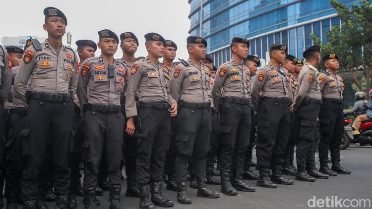 Personel Gabungan Kawal Aksi di Jakarta