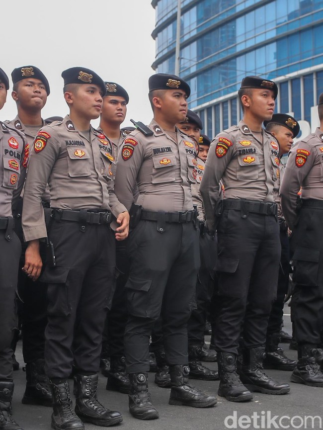 Personel Gabungan Kawal Aksi di Jakarta