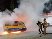 Mencekam, Angkot Tiba-tiba Terbakar Saat Isi Bensin di SPBU Sukabumi