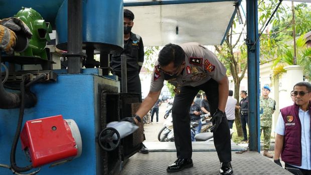 Polda Riau memusnahkan 100,55 kilogram narkotika