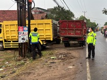 Tiga Truk Terlibat Kecelakaan di Jambi, Satu Sopir Tewas