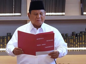 Prabowo Pimpin Pembacaan Ikrar Sumpah Pemuda, Diikuti Para Siswa
