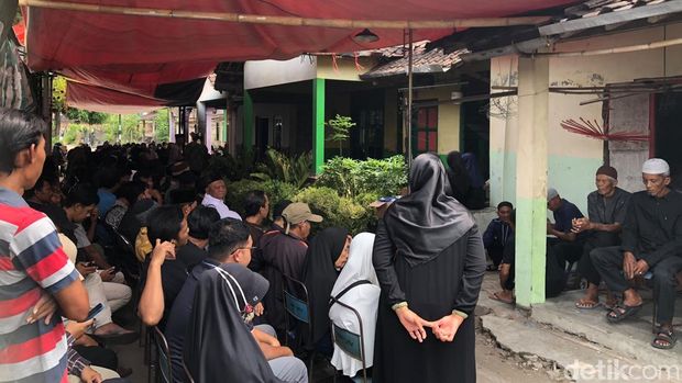 Rumah Duka Korban Tabrak Lari Suasana rumah duka korban tabrak lari di Dukuh Lemahbang, Desa Dibal, Kecamatan Ngemplak, Kabupaten Boyolali, Rabu (28/10/2026).