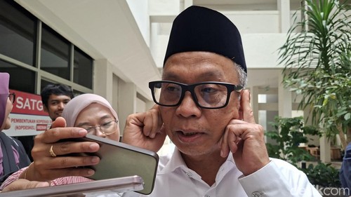 Sekda NTB, Abul Chair ditemui di depan ruang kerjanya, Rabu (28/10/2026). (Foto: Ahmad Viqi/detikBali).