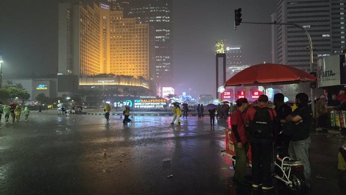 Situasi Bundaran HI malam ini (Taufiq/detikcom) Situasi Bundaran HI malam ini (Taufiq/detikcom)