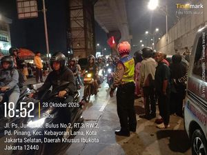 Driver Taksi Online Meninggal dalam Mobil di Dekat Stasiun MRT Lebak Bulus