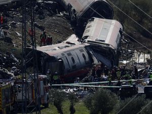 Bertambah, Korban Tewas Tabrakan 2 Kereta Cepat di Spanyol Jadi 64 Orang