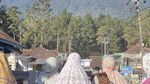 Pesona Gunung Ciremai di Balik Atap Rumah Desa Argalingga, Tanpa Perlu Mendaki