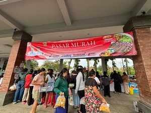 Jelang Hari Raya Saraswati, Warga Serbu Pasar Murah Disperindag Gianyar
