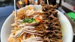 10 Bubur Ayam Legendaris di Jakarta yang Racikannya Bikin Nagih