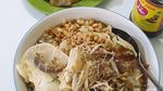 10 Bubur Ayam Legendaris di Jakarta yang Racikannya Bikin Nagih