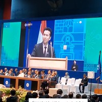 Dari keterangan unggahan Arumi diketahui bahwa Emil Dardak lulus dengan predikat lulusan terbaik program insinyur ITB.&nbsp;Foto: Instagram/@arumibachsin_94