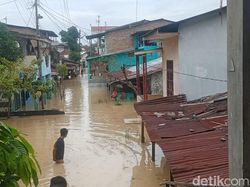 Rumah Terendam Banjir, Warga Kampung Aur Medan Ngaku Tak Dapat Bantuan