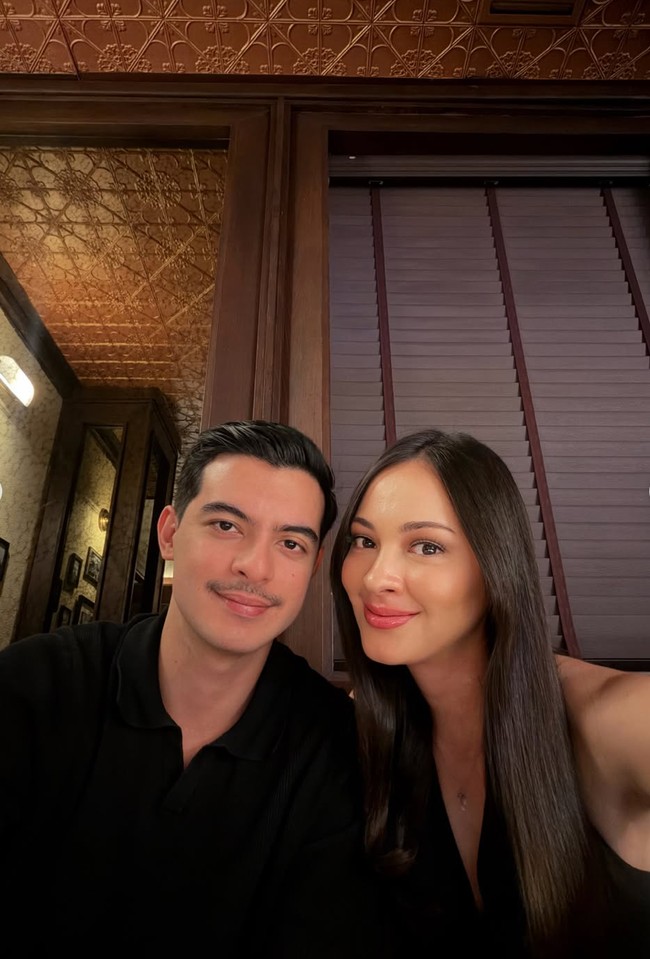 Unggahan Jolene dan Ciccio itu pun langsung dibanjiri beragam komentar. Tak sedikit yang ikut gemas melihat kedekatan keduanya.&nbsp;Foto: Instagram/@joleneemarie