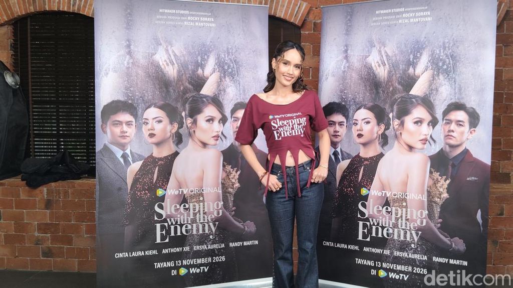 Cinta Laura Cerita Pengalaman Perdana Lakoni Adegan Dewasa