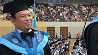 Faank Wali telah diwisuda. Ia S2 di Institut Transportasi dan Logistik (ITL) Trisakti. (Foto: dok Instagram bandwaliofficial)
