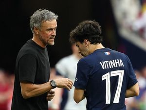 Ballon dOr 2026: Luis Enrique Tak Terima Vitinha Cuma Finis ke-14