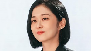 Sampai akhirnya dia harus berhadapan dengan Cha Eun Kyung (Jang Nara) sang pengacara perceraian legendaris. (Foto: dok. SBS)