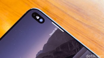 Berbeda dari iPhone 18 Pro Series, iPhone Duo menggunakan Touch ID pada tombol samping untuk membuka kunci perangkat dan autentikasi biometrik Foto: Adi FR/detikINET