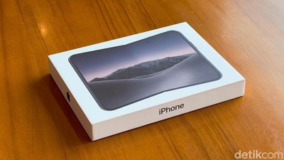 Unboxing iPhone Duo, Seperti Apa HP Lipat Pertama Apple?