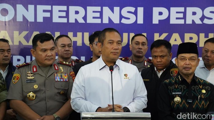 Kabareskrim Polri Komjen Asep Safrudin menyampaikan hasil penanganan kasus karhutla di Polda Kalbar.