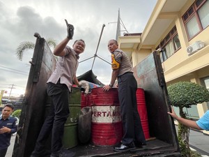 Baru Sepekan, Kombes Muharam Bongkar 5.200 Liter BBM Kencing di Banyuwangi