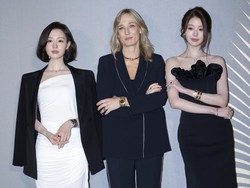 Adu Gaya Kim Ji Won & Jang Wonyoung IVE Bersanding di Pameran BVLGARI