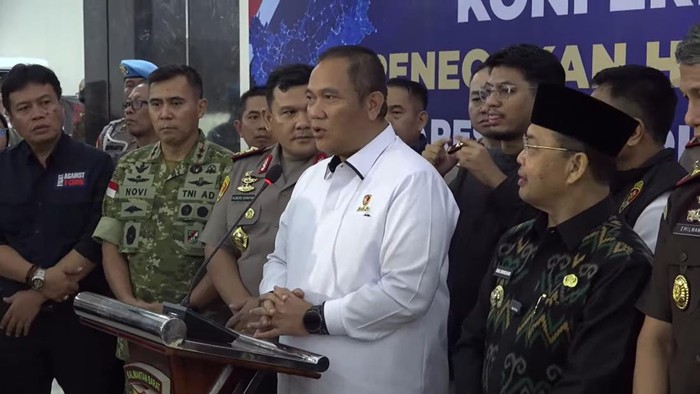 Kabareskrim Polri Komjen Asep Safrudin saat jumpa pers yang digelar di Polda Kalimantan Barat, Pontianak, Kamis (29/10/2026).