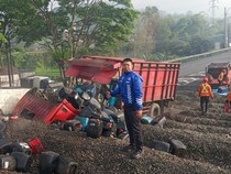Truk Muatan 3 Ton Asam Sulfat Kecelakaan di Turunan Kertek Wonosobo