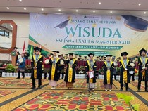 Tangis Pecah saat 10 Mahasiswa Disabilitas Lulus Sarjana di Riau