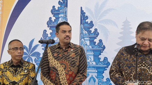Menteri UMKM Maman Abdurrahman dalam acara International Fora for Kredit Program Pemerintah 2026 di Nusa Dua, Badung, Kamis (29/10/2026).