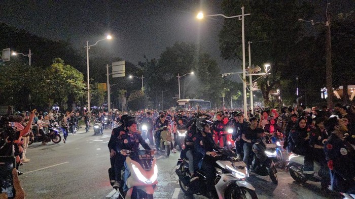 Massa aksi di dekat Patung Kuda membubarkan diri (Taufik/detikcom)