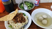 5 Mie Ayam Favoritnya Artis, dari Bebi Romeo hingga Kris Dayanti