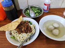 5 Mie Ayam Favoritnya Artis, dari Bebi Romeo hingga Kris Dayanti