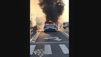 Mobil REEV Terbakar Setelah Tabrakan, Baterai Masih Utuh