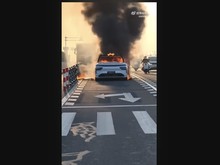Mobil REEV Terbakar Setelah Tabrakan, Baterai Masih Utuh