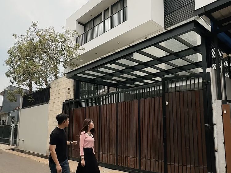 Reaksi Nikita Mirzani Tanggapi Omongan Netizen Setelah Jual Rumah Pribadi