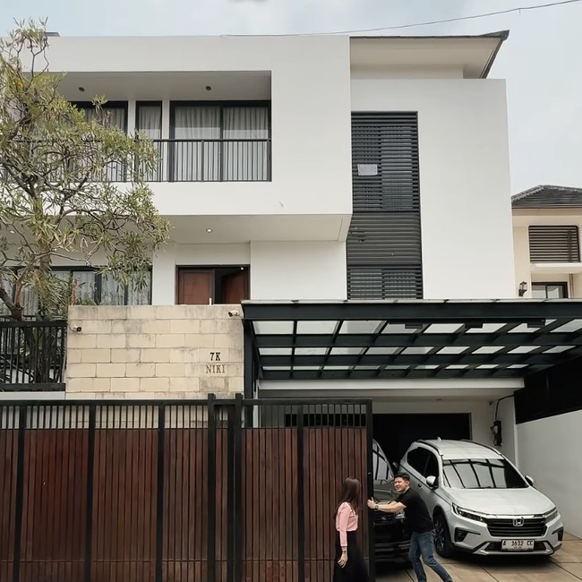 Detail Rumah Nikita Mirzani yang Dijual Rp 9,25 M